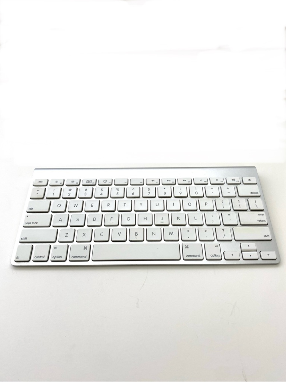Apple Wireless Bluetooth Silver Keyboard A1314